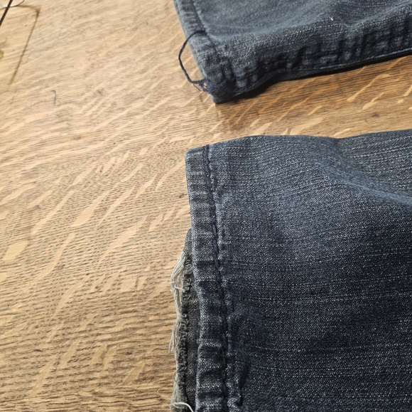 Older True Religion Men's Jeans. 40 x 34 - Picture 2 of 8